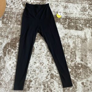 Motherhood Maternity Bounceback Collection Black Leggings NWT